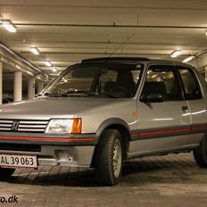 Peugeot 205 gti