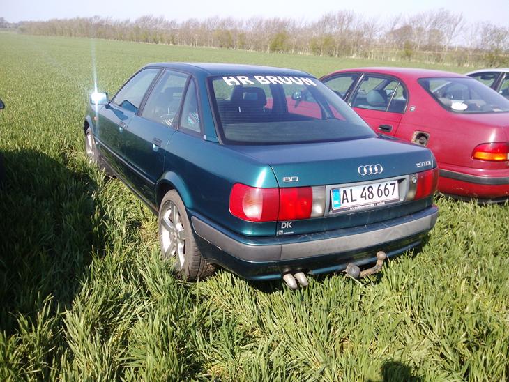 {{currentPhoto.altText}} billede {{currentPhoto.number}}