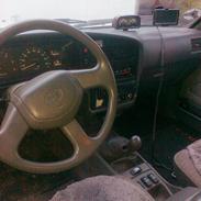 Toyota HILUX. 4x4 . 100% spær