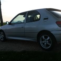 Peugeot 306