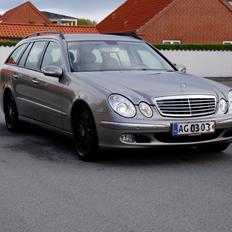 Mercedes Benz W211 E320 ST.CAR