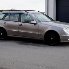 Mercedes Benz W211 E320 ST.CAR