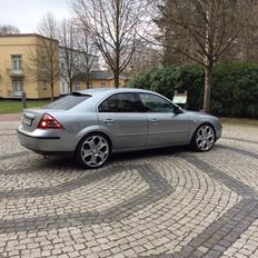 Ford Mondeo 2,5 Ghia x