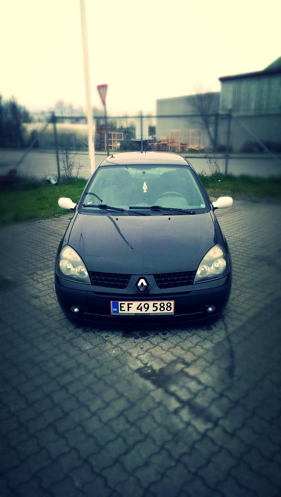Renault Clio DCI (totalskadet)  billede 4