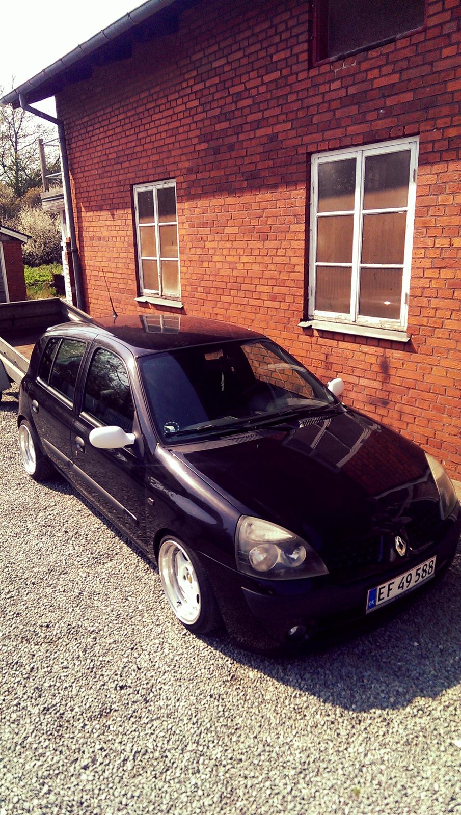 Renault Clio DCI (totalskadet)  billede 2