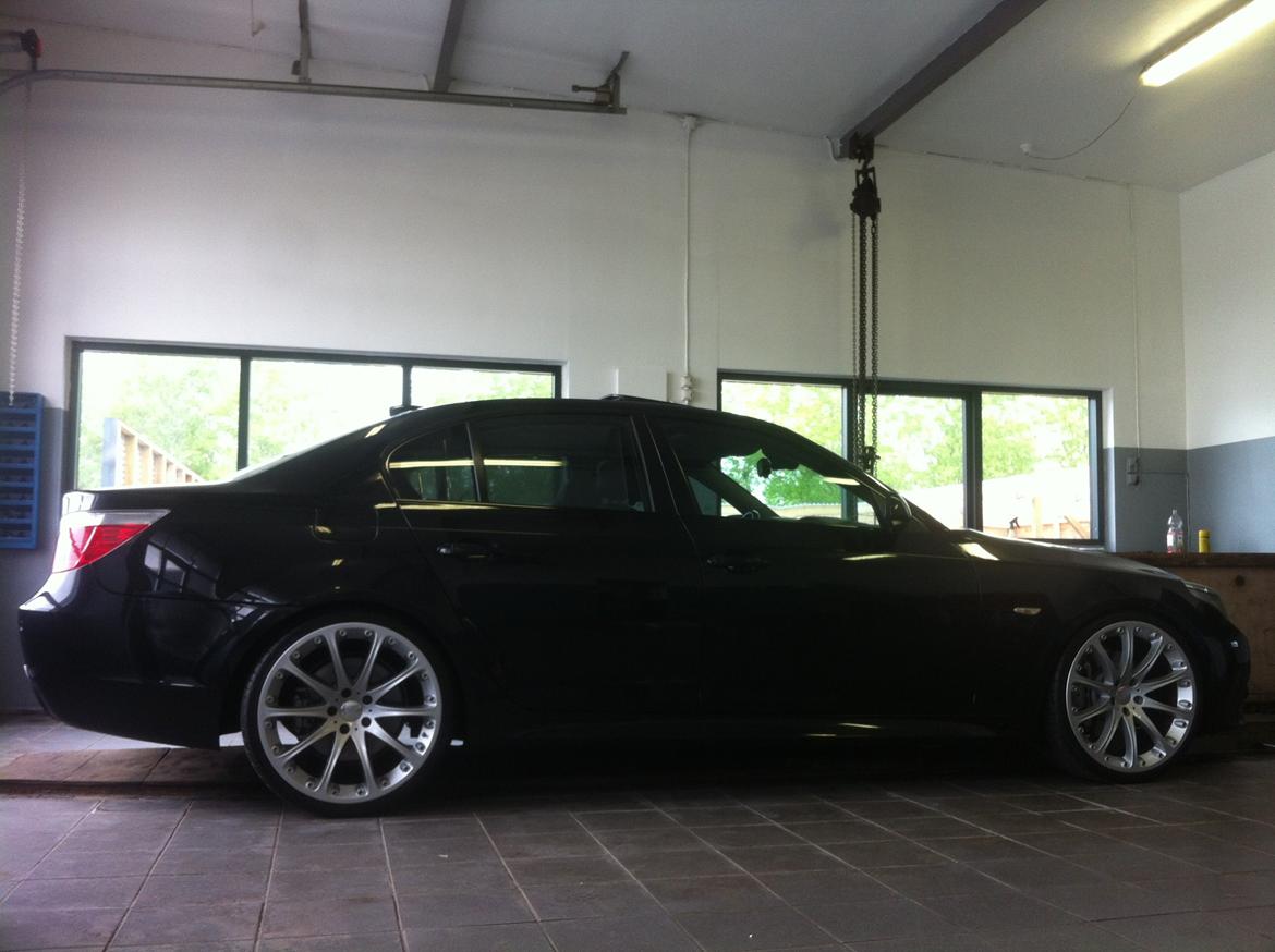 BMW E60 545i v8 billede 1