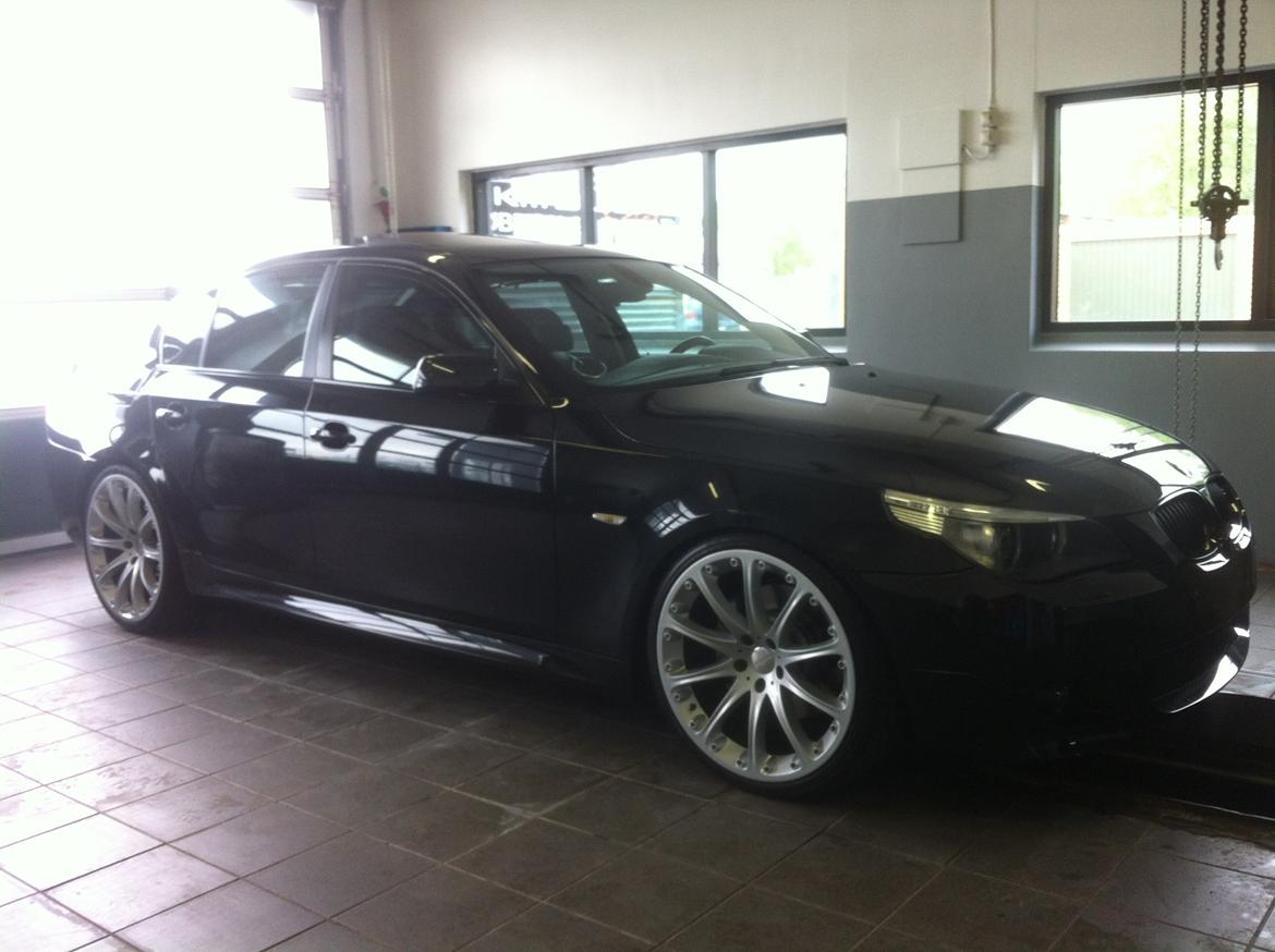 BMW E60 545i v8 billede 2