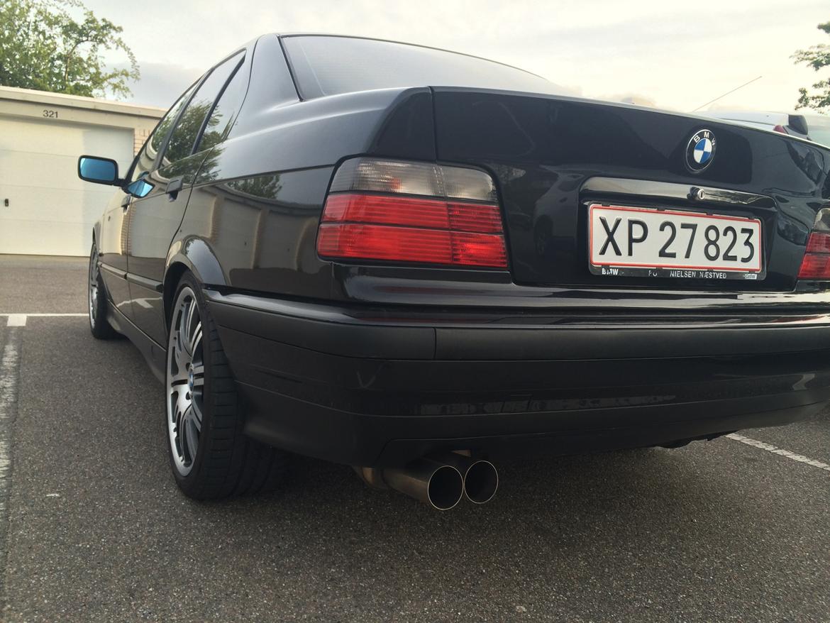 BMW 323 billede 3