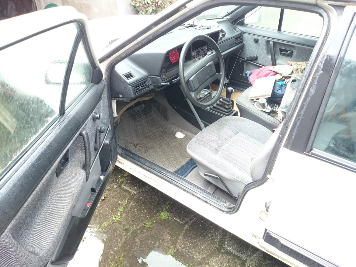 VW Passat GT 1.8i Variant (B2) - Stille og rolig morfar-kabine billede 10