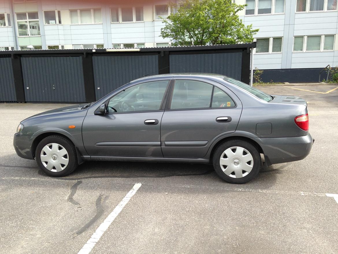 Nissan Almera billede 1