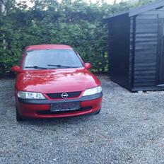 Opel Vectra B 2.0 DTi (SKROTTET)