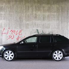 Skoda Octavia 1,6TDI Ambiente Combi FL