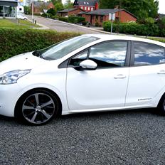 Peugeot 208 1.4 E-HDI ESG