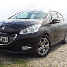 Peugeot 208 Allure 1,6 e-HDi 114