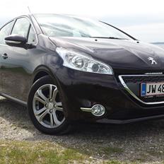 Peugeot 208 Allure 1,6 e-HDi 114