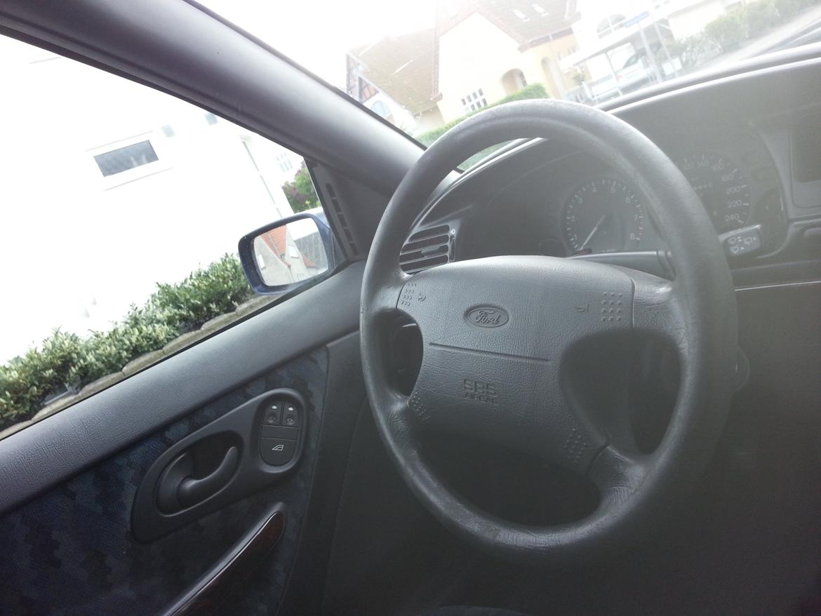 Ford Mondeo 1,8 billede 10