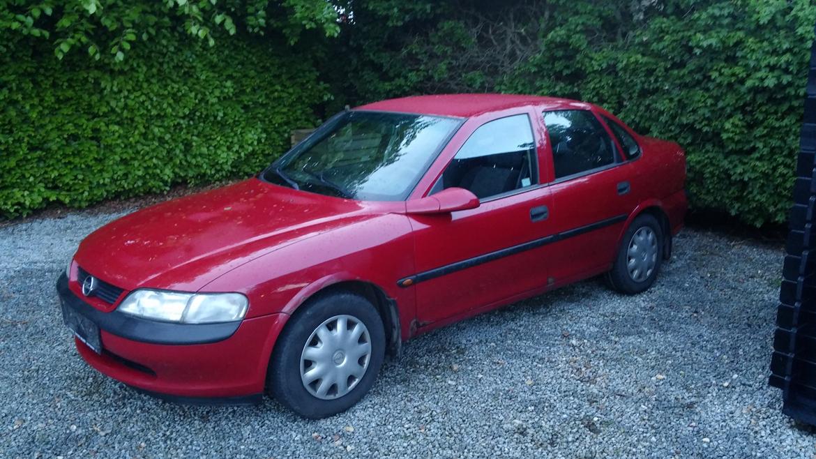 Opel Vectra B 2.0 DTi (SKROTTET) billede 1
