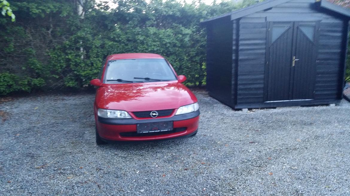 Opel Vectra B 2.0 DTi (SKROTTET) billede 2