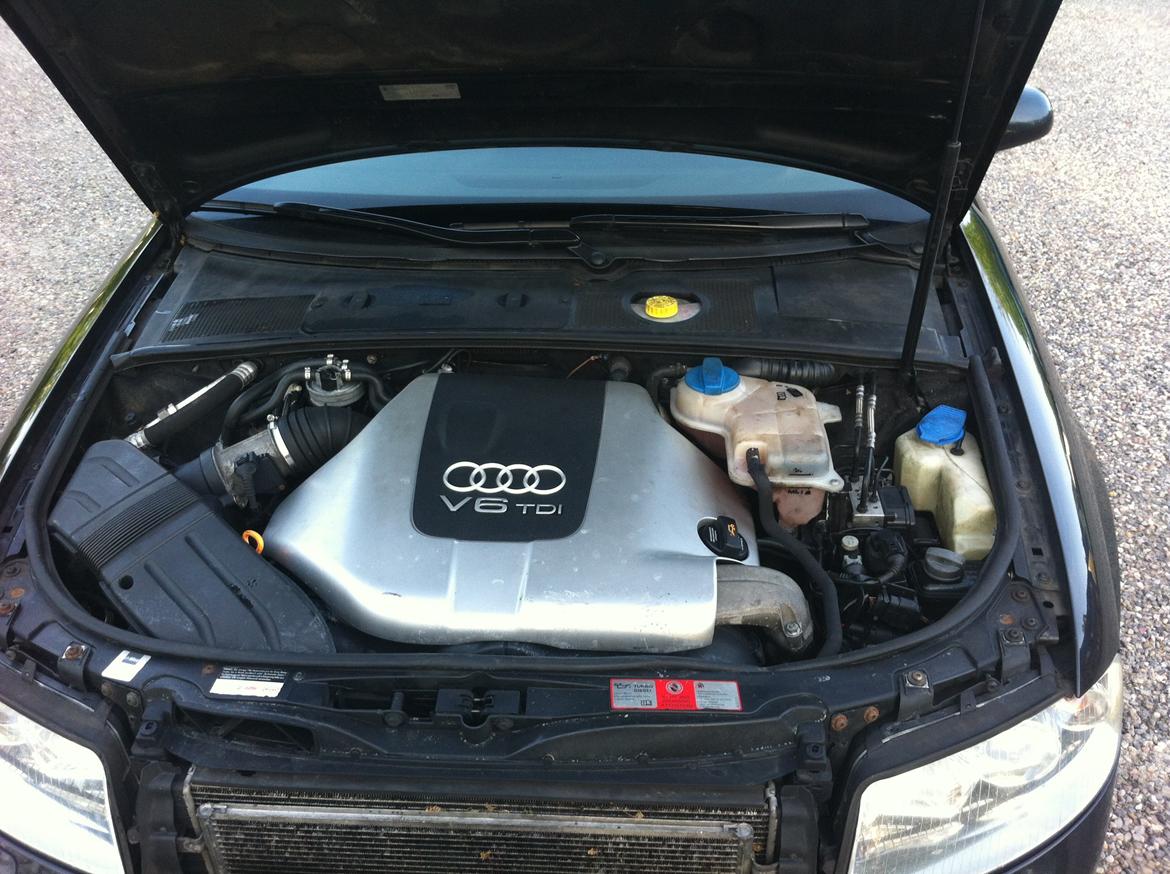 Audi A4 2.5 TDI billede 17