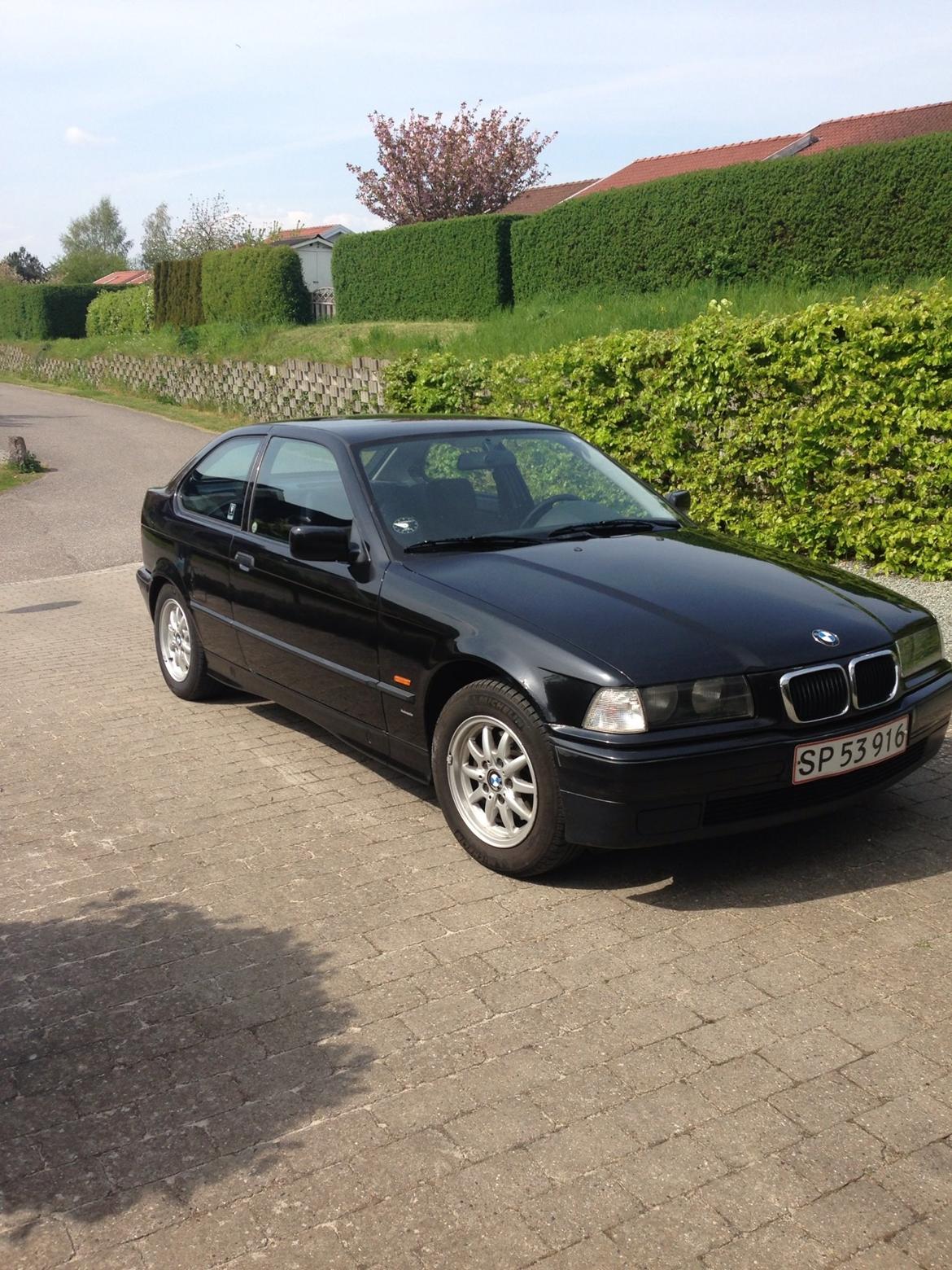 BMW 316i Compact - Solgt ! billede 3