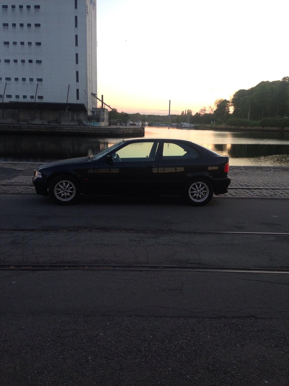 BMW 316i Compact - Solgt ! billede 5