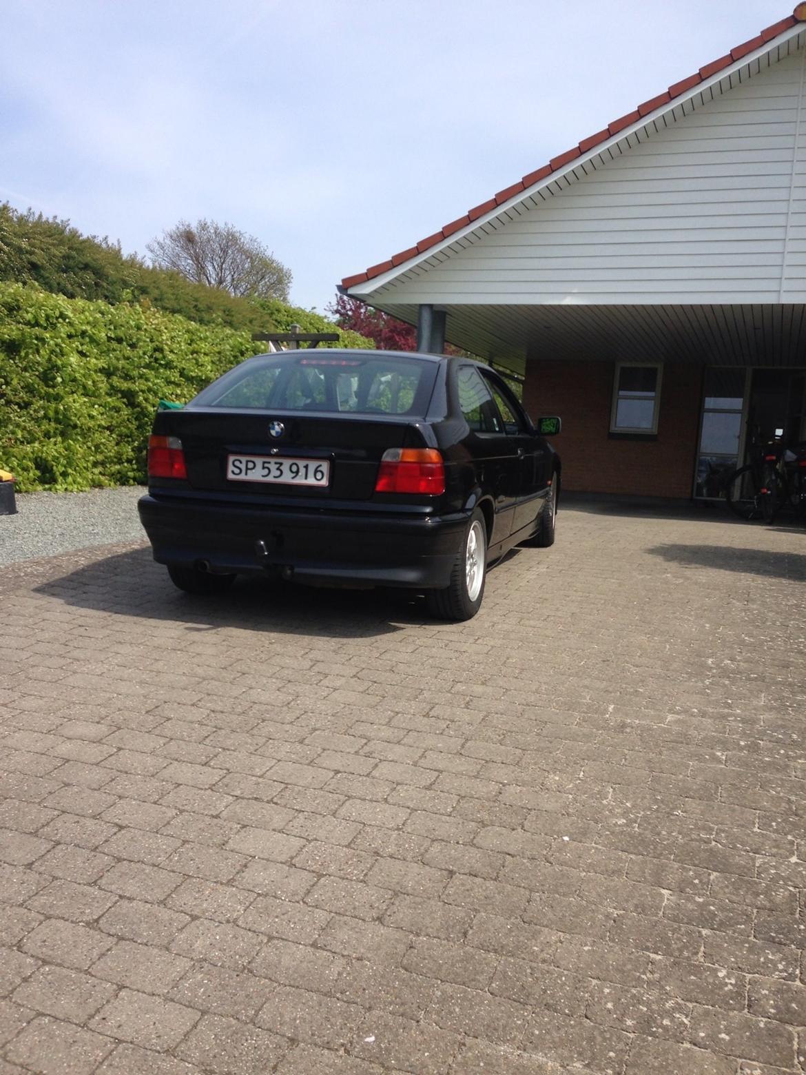 BMW 316i Compact - Solgt ! billede 7
