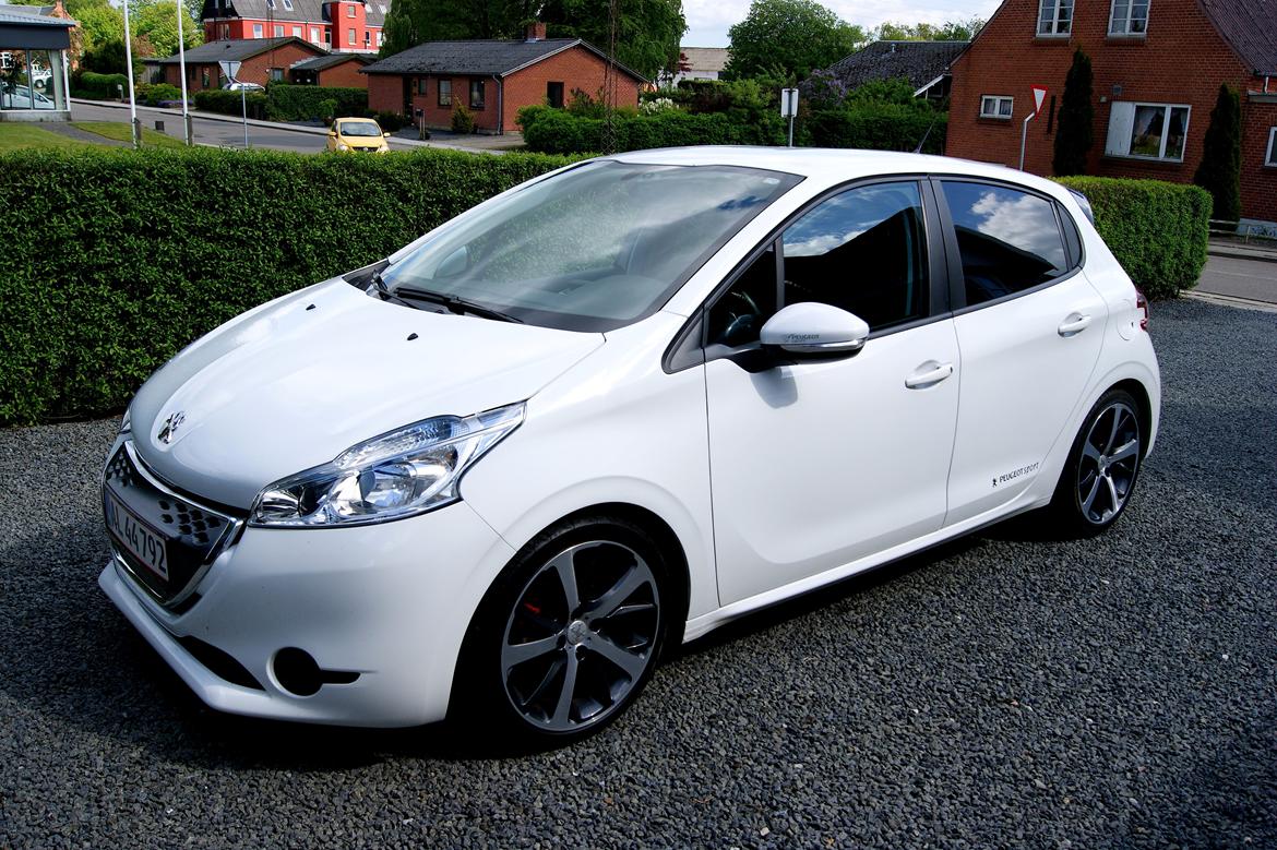 Peugeot 208 1.4 E-HDI ESG billede 7