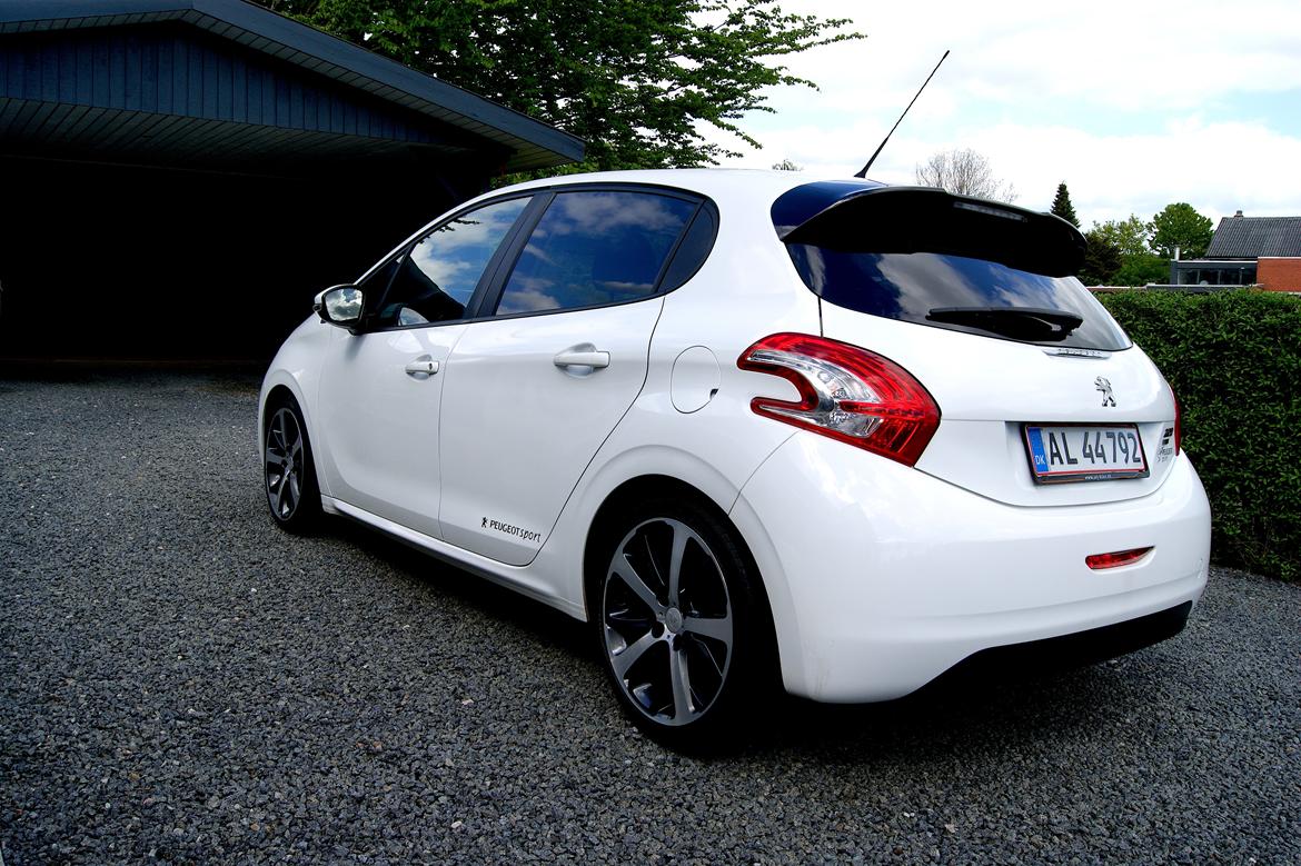 Peugeot 208 1.4 E-HDI ESG billede 4