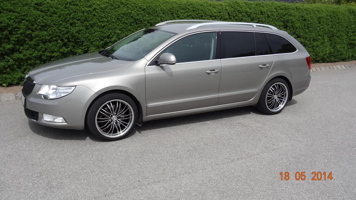 Skoda Superb Combi  1,8 Tsi SOLGT billede 3