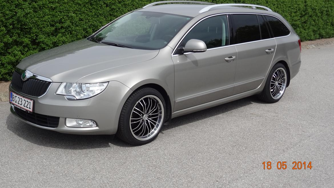 Skoda Superb Combi  1,8 Tsi SOLGT billede 1