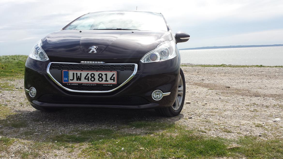 Peugeot 208 Allure 1,6 e-HDi 114 billede 4