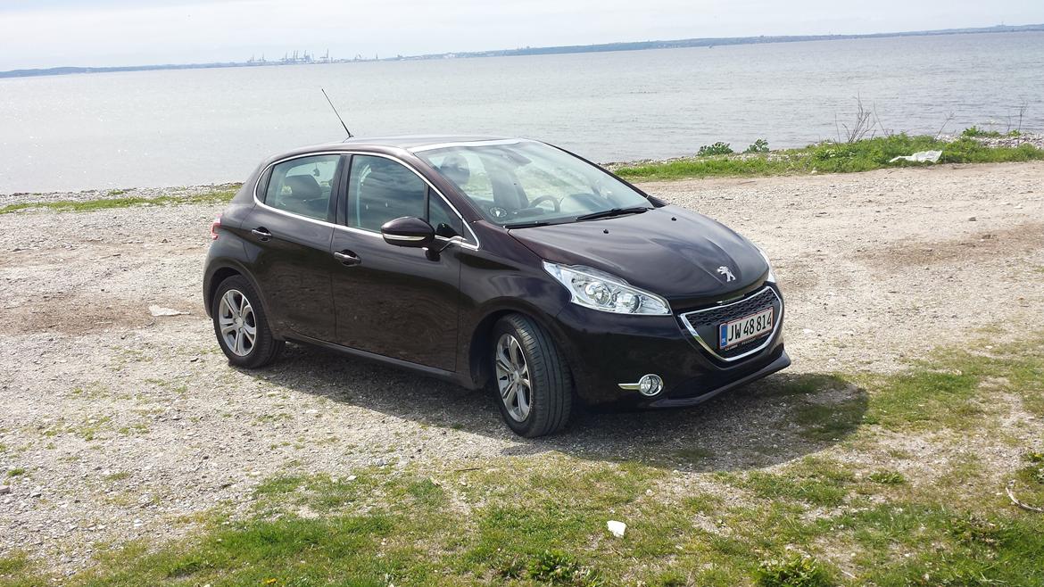 Peugeot 208 Allure 1,6 e-HDi 114 billede 5