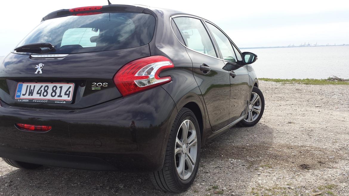 Peugeot 208 Allure 1,6 e-HDi 114 billede 9