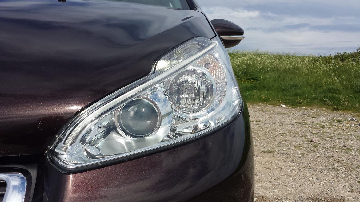 Peugeot 208 Allure 1,6 e-HDi 114 billede 17