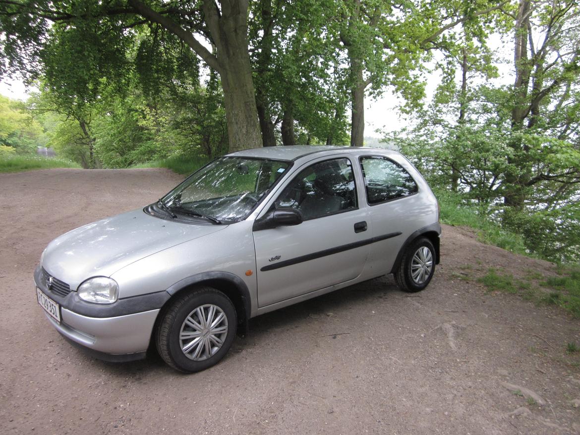 Opel Corsa 1,2 16V Swing billede 2