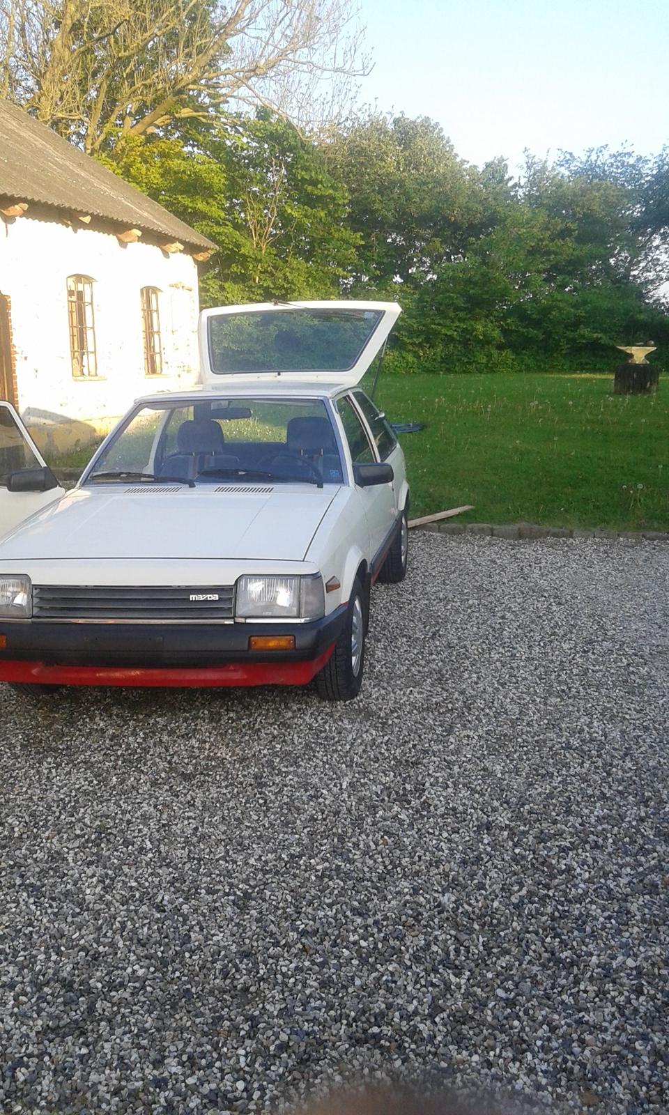 Mazda 323 sport billede 2