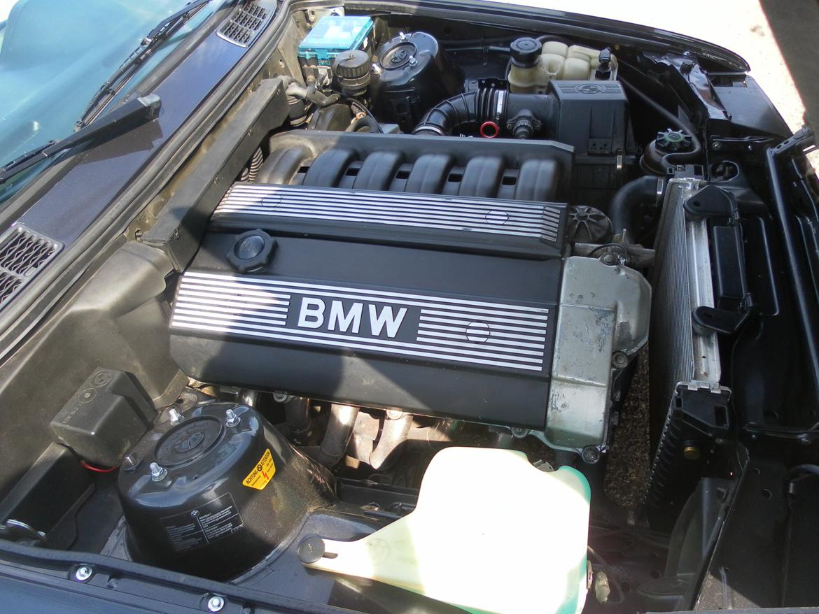 BMW BMW E30 320i Spjældhuse ///M-Tech 2 billede 40