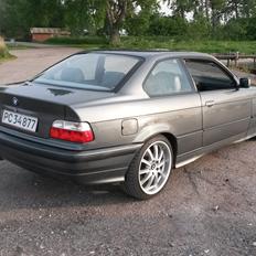 BMW E36 Coupe 320I (skilt ad igang med at renovering)