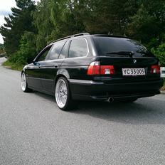 BMW e39 523i