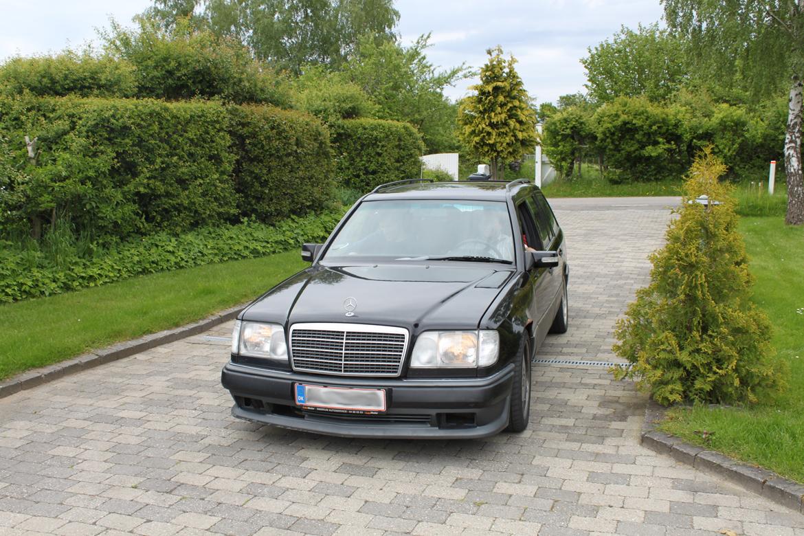 Mercedes Benz S124 - 300TD Turbo - godt læsset afsted fra sjov med vennerne et par dage billede 19