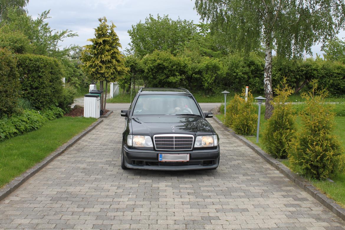 Mercedes Benz S124 - 300TD Turbo - godt læsset afsted fra sjov med vennerne et par dage billede 20