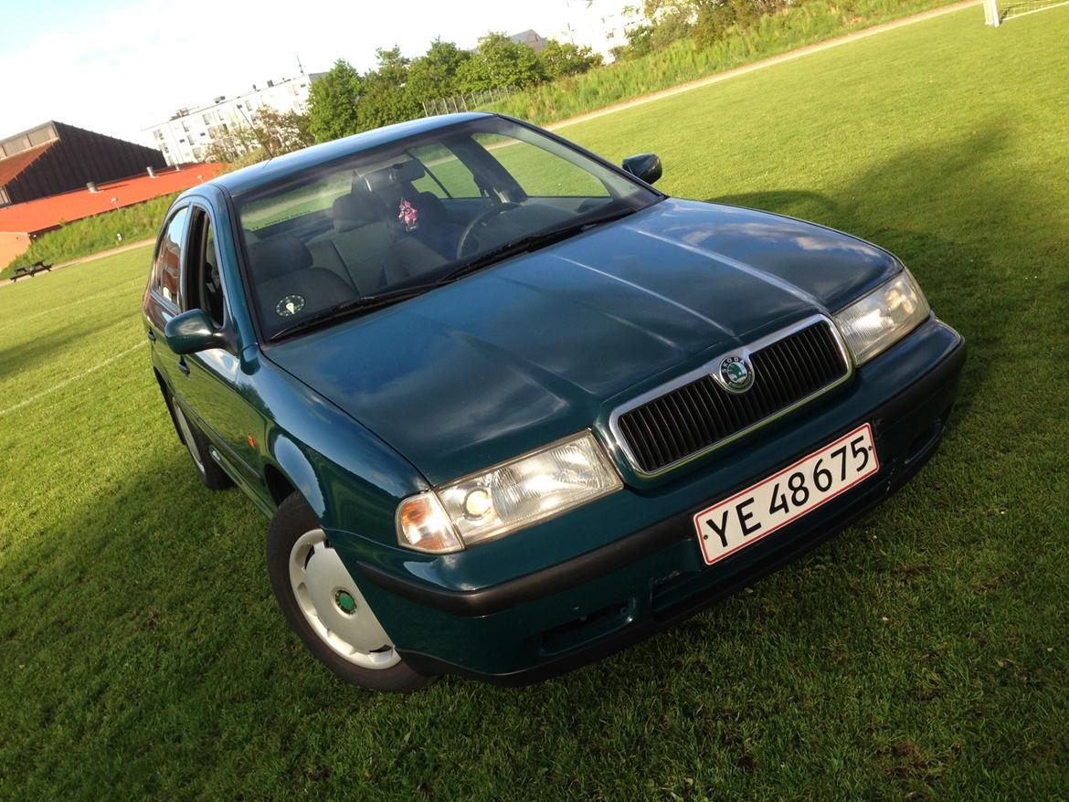 Skoda Octavia 1.6 GLX 8V SOLGT billede 1