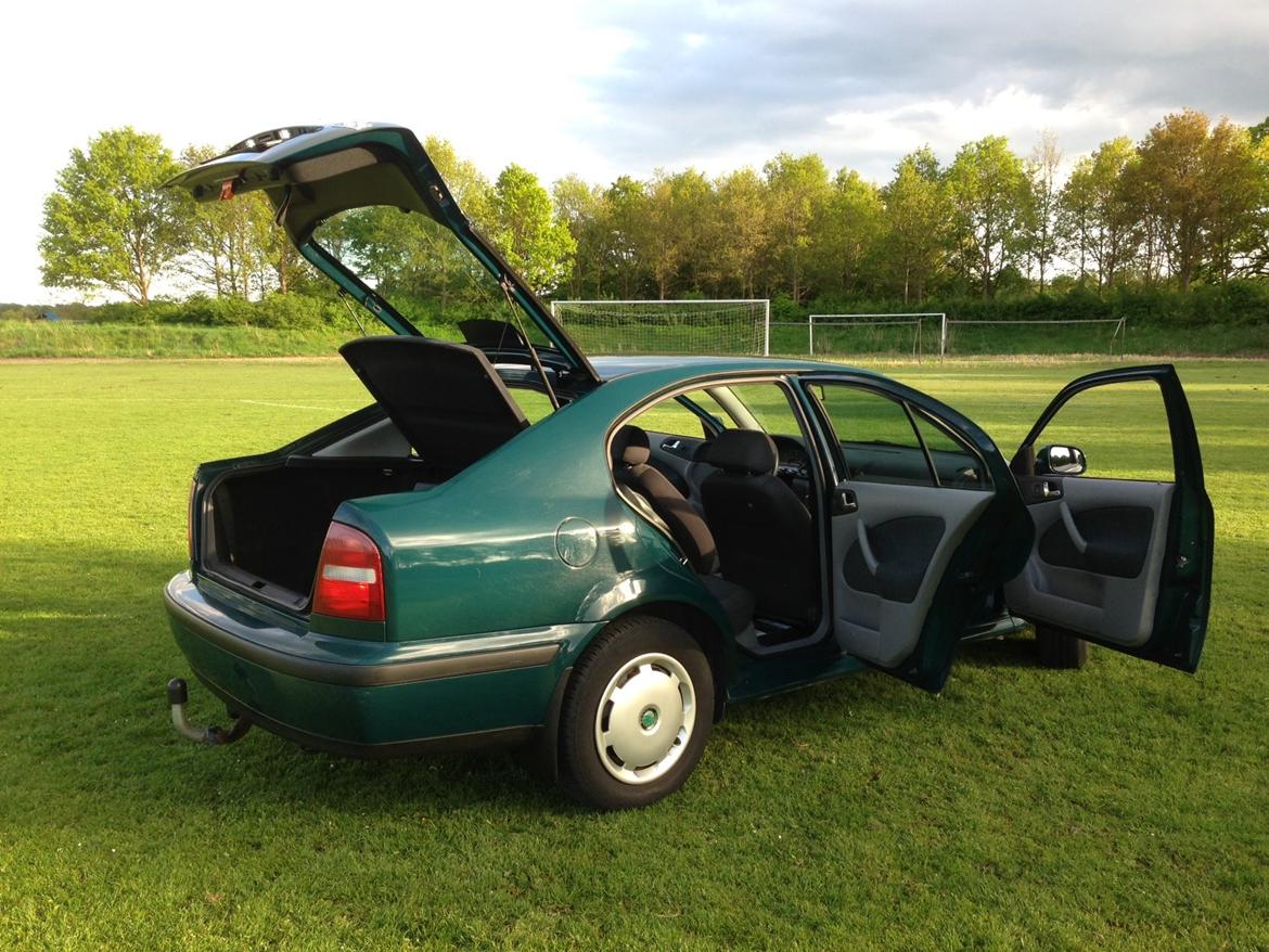 Skoda Octavia 1.6 GLX 8V SOLGT billede 5