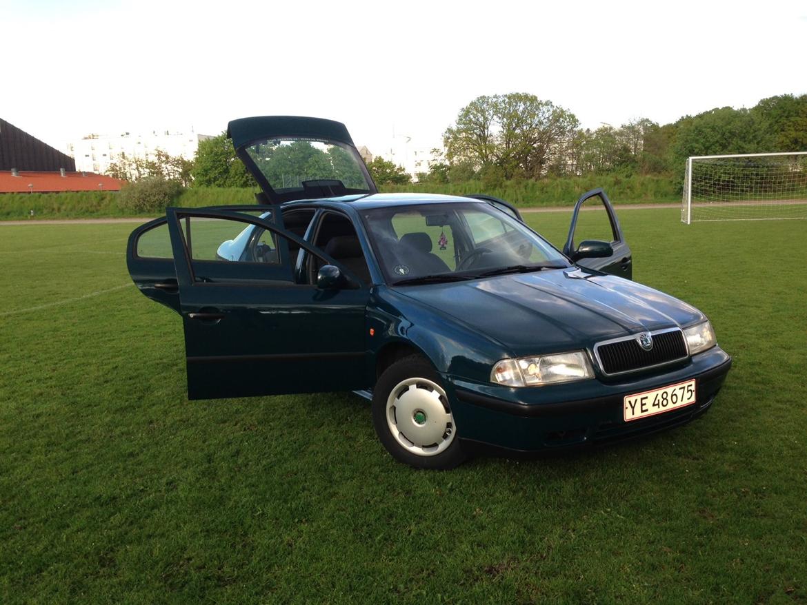 Skoda Octavia 1.6 GLX 8V SOLGT billede 3