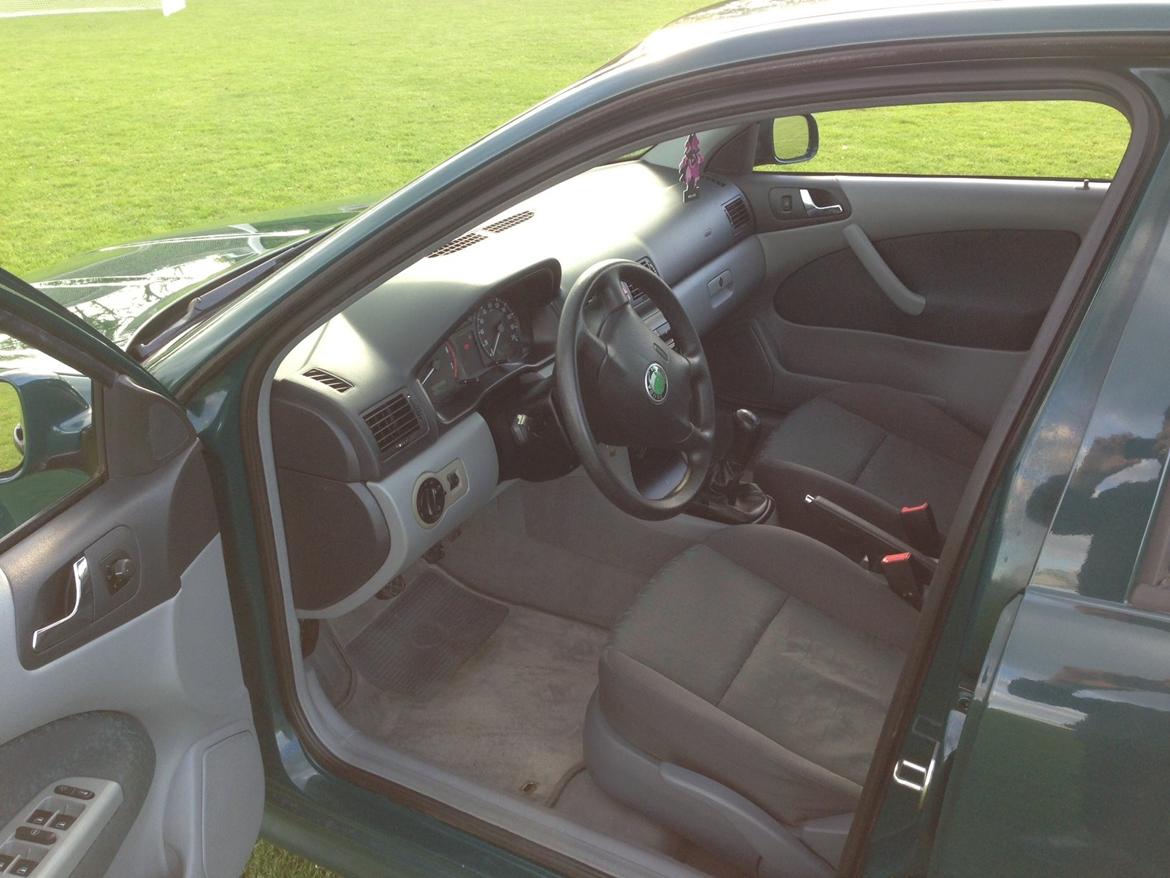 Skoda Octavia 1.6 GLX 8V SOLGT billede 4