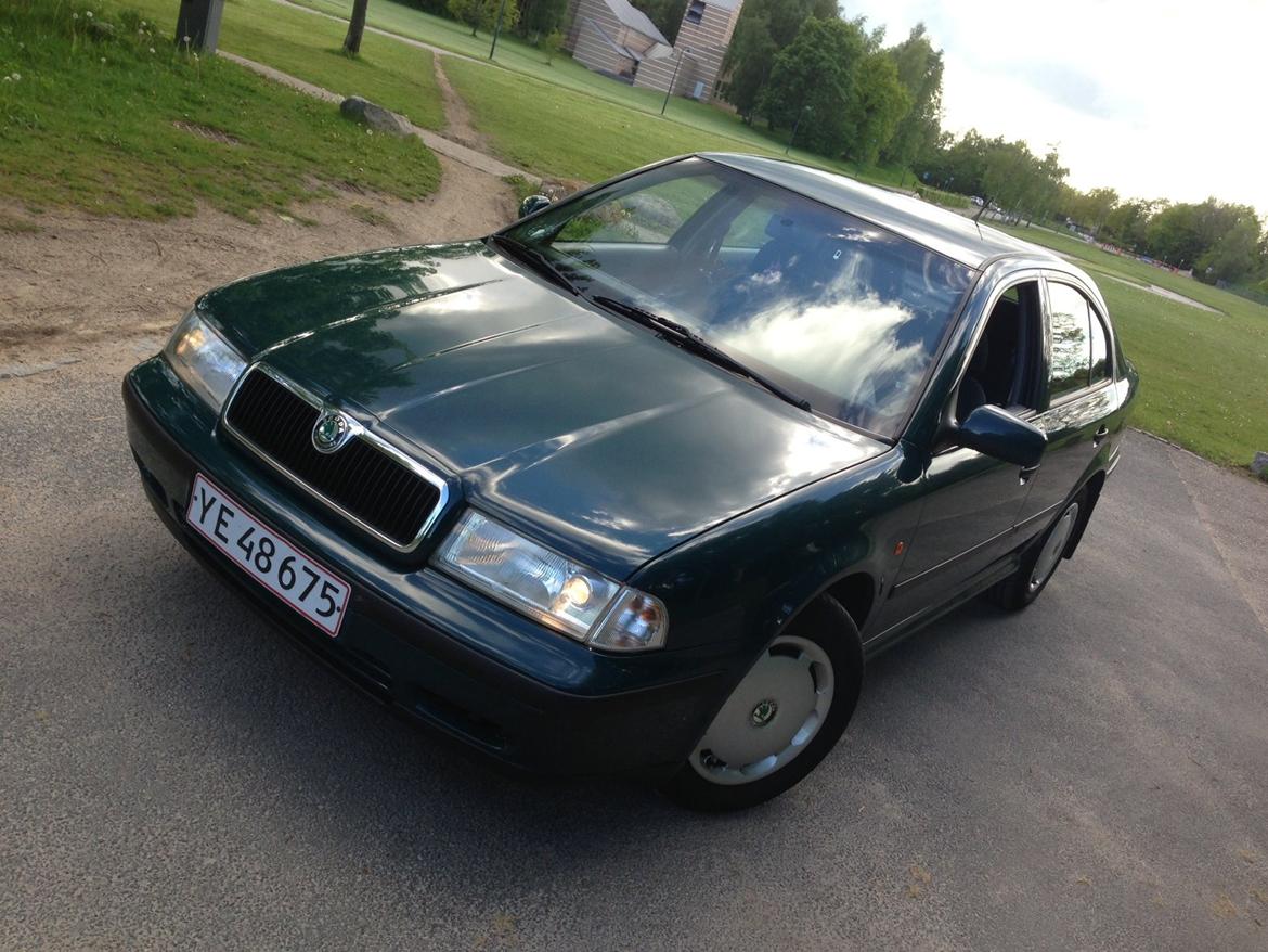 Skoda Octavia 1.6 GLX 8V SOLGT billede 8