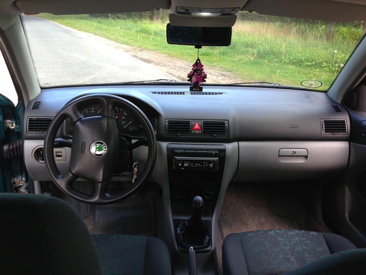 Skoda Octavia 1.6 GLX 8V SOLGT billede 12