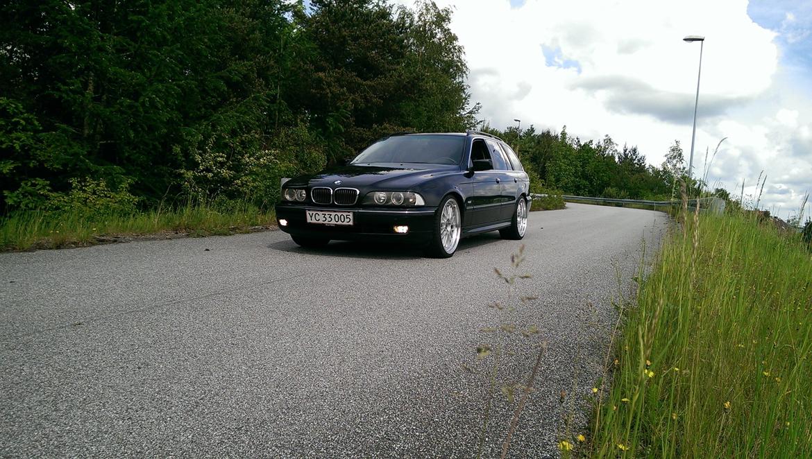 BMW e39 523i billede 1