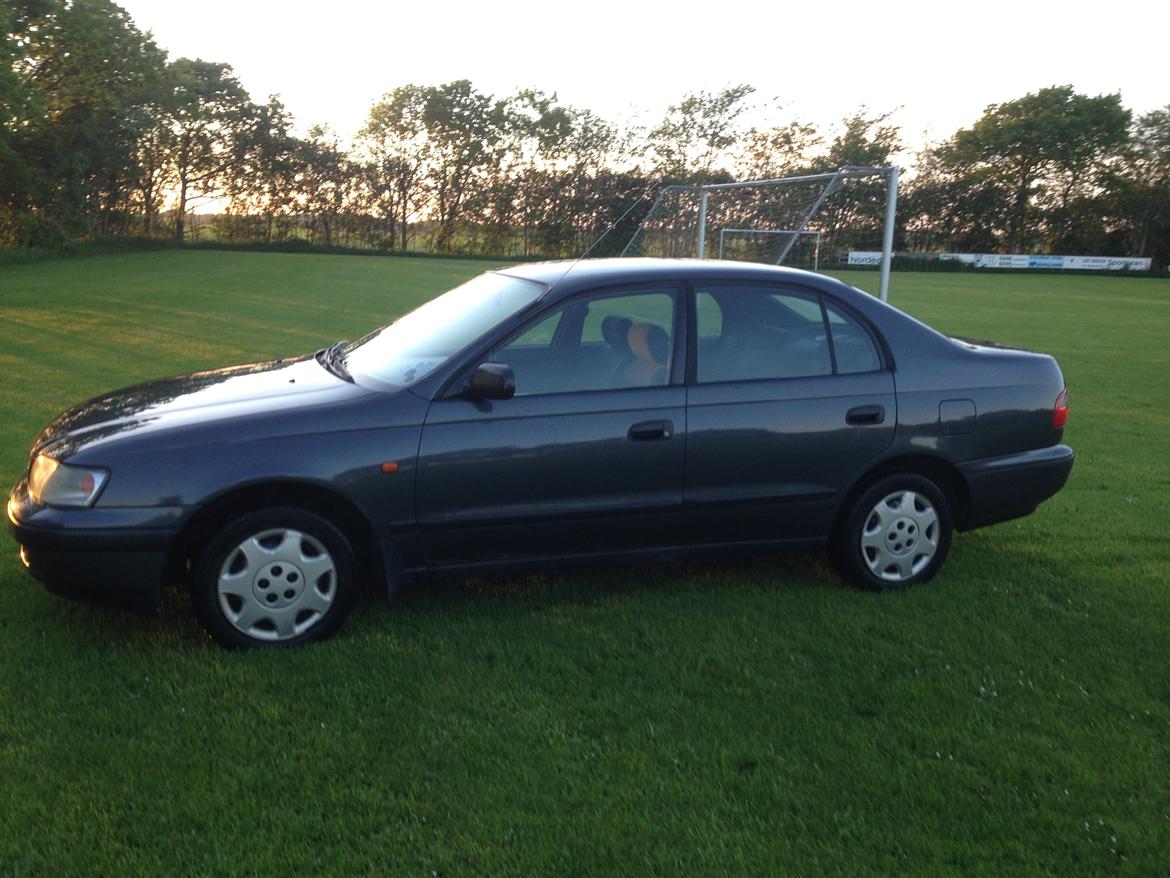 Toyota carina e (SOLGT) billede 3