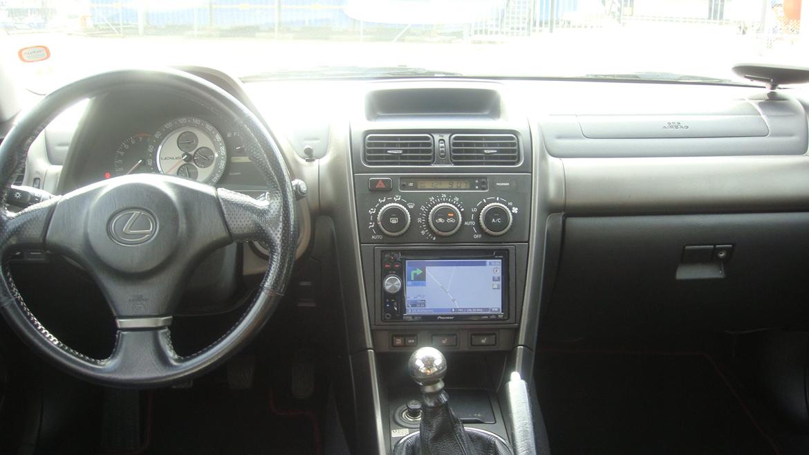 Lexus IS200 billede 12